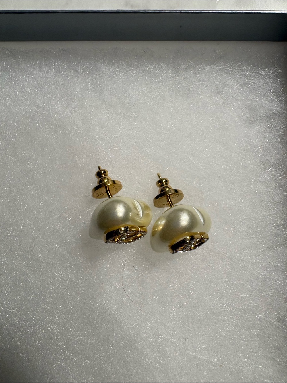 Valentino Garavani Ivory Heart Logo Crystal Stud Earrings - Picture 7 of 7
